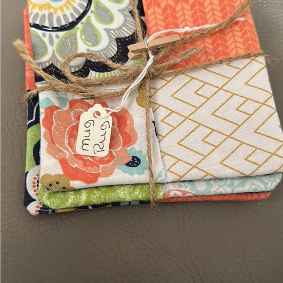 Coasters 5$ bags with waterproof liner 7$ doggy waist bags 15 - Picture 3 of 5